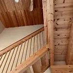 Guest house Maison Des Fleurs 4*