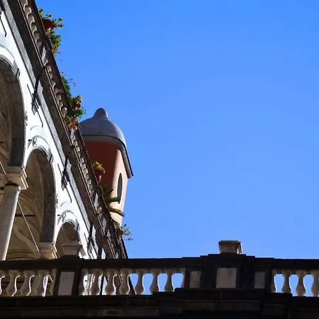 Maison Des Fleurs ナポリ