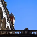 Maison Des Fleurs Naples