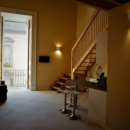 Maison Des Fleurs 4* Neapel