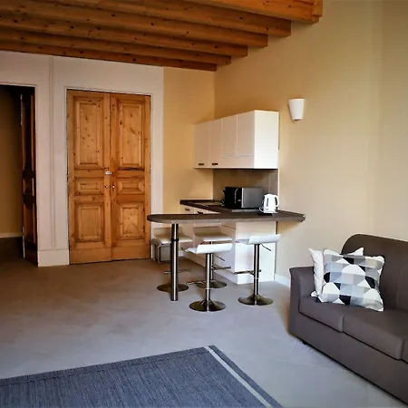 Maison Des Fleurs Pensionat Neapel