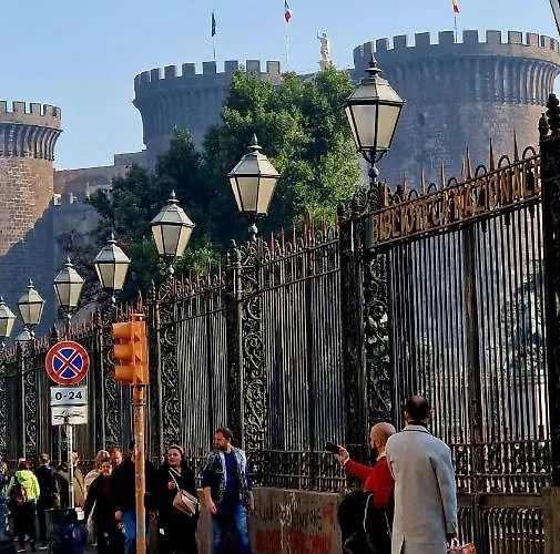 Maison Des Fleurs بيت ضيافة نابولي