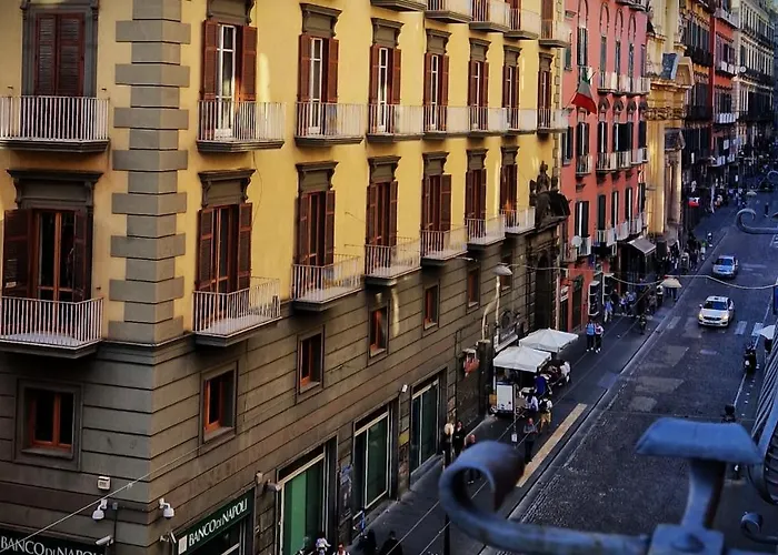 Maison Des Fleurs نابولي