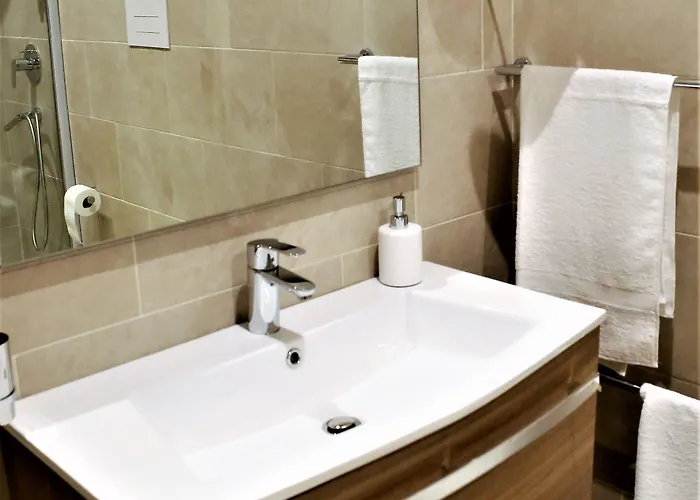 Maison Des Fleurs بيت ضيافة نابولي