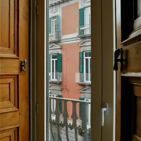 Maison Des Fleurs Guest house Naples