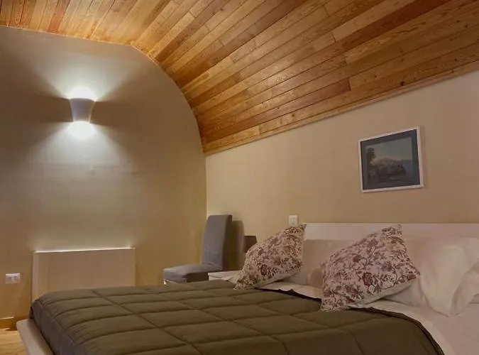 Maison Des Fleurs Napels